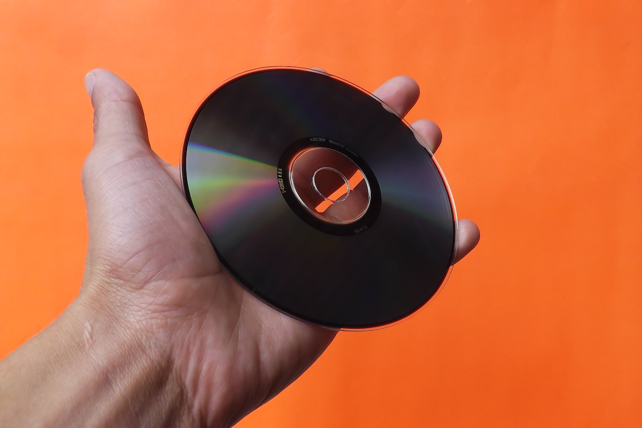 A Comprehensive Guide on using DVDs and Blank Discs Effectively in 2023