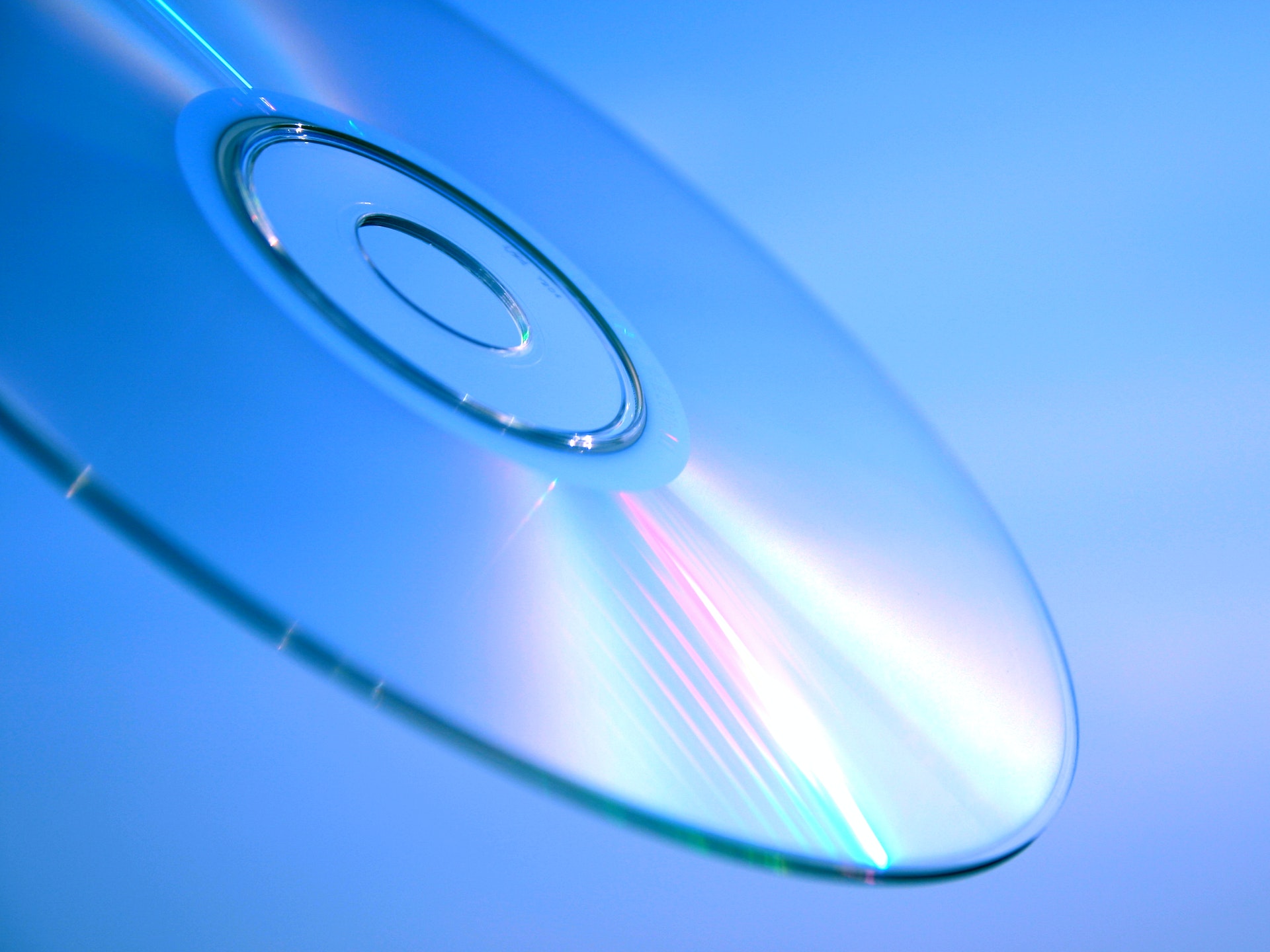 A Comprehensive Guide on using DVDs and Blank Discs Effectively in 2023